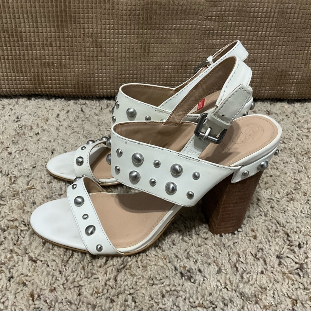 Guess hi heel ,wedges adjustable,women’s size 8.5 white. - Picture 9 of 11